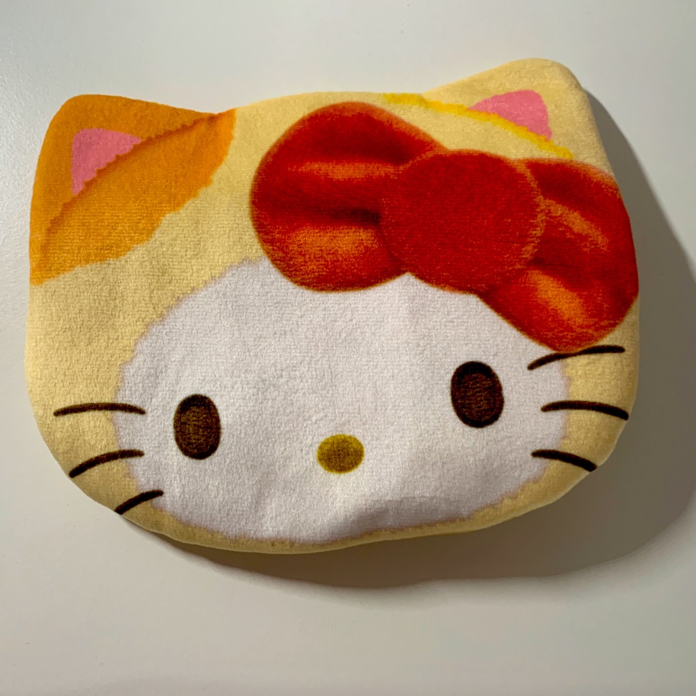 Hello Kitty Pouch w/ zip